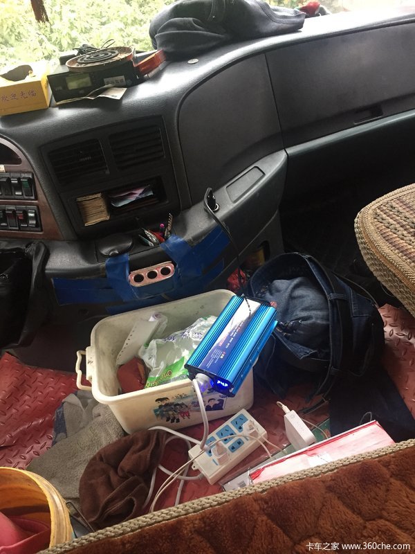 解放 奥威(J5P)重卡 280马力 6X2 牵引车(锡柴)(CA4252P21K2T3E)口碑