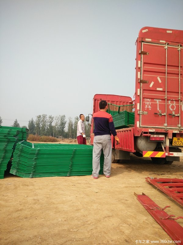 江淮 格尔发K3X重卡 290马力 8X4 9.5米排半厢式载货车(HFC5311XXYP2K4H45F)口碑
